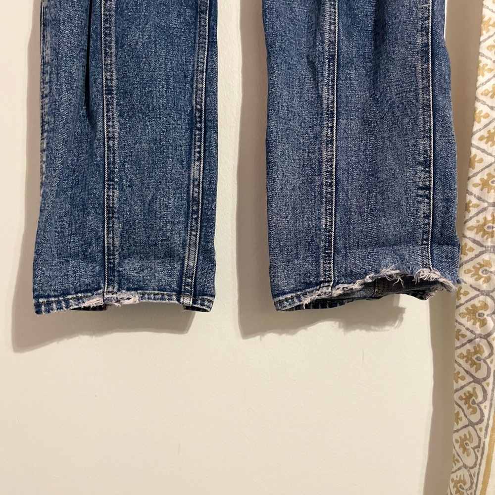Abercrombie & Fitch Ultra High Rise Mom Jeans - size 12 - Picture 7 of 7